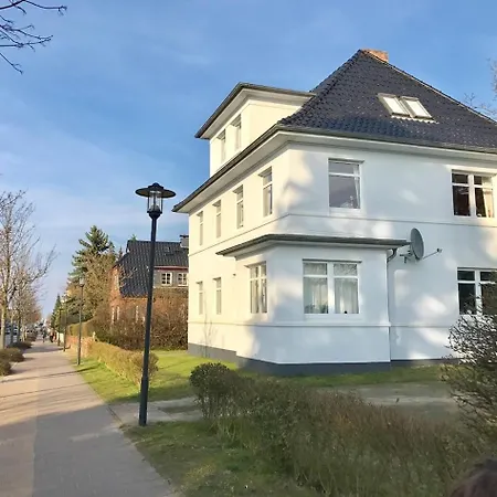 Sonnige 3-zi-ferienwohnung Im Herzen Kuehlungsborns Кюлунгсборн