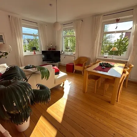 Sonnige 3-zi-ferienwohnung Im Herzen Kuehlungsborns