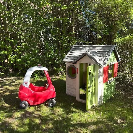 Апартаменты Sonnige 3-zi-ferienwohnung Im Herzen Kuehlungsborns *